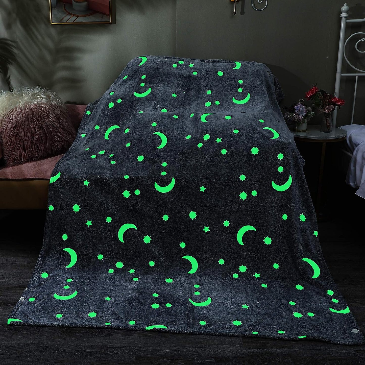 Glittering dreams - Glow in the dark blanket