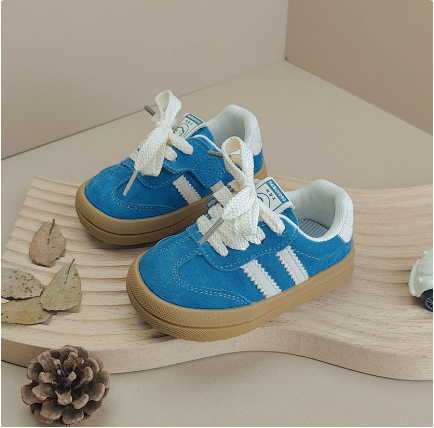 Comfort & Style - Sneaker with Laces