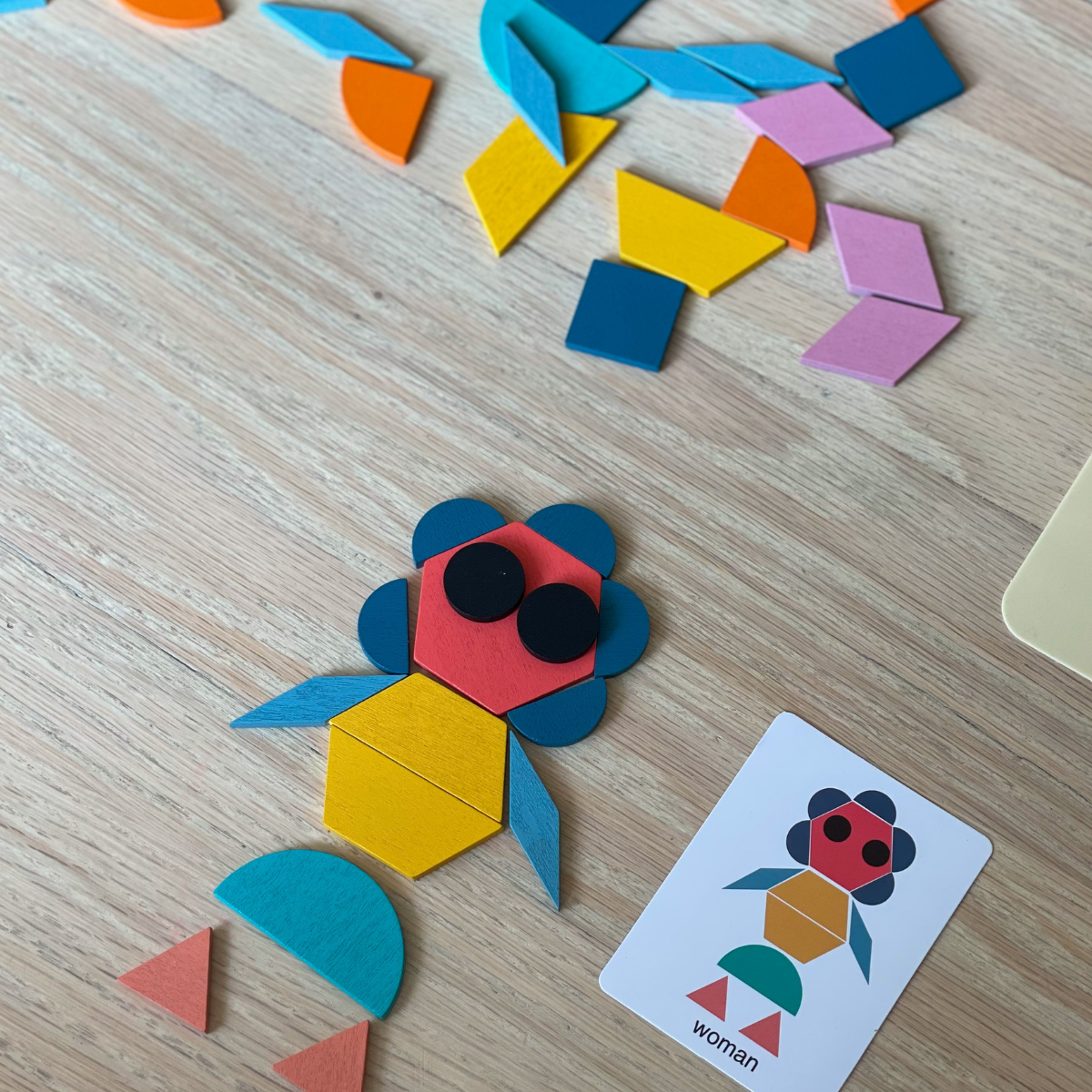 Developing creativity - Geometric shape puzzle