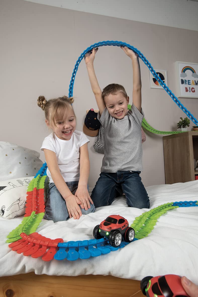 Developing creativity - Flexible race track
