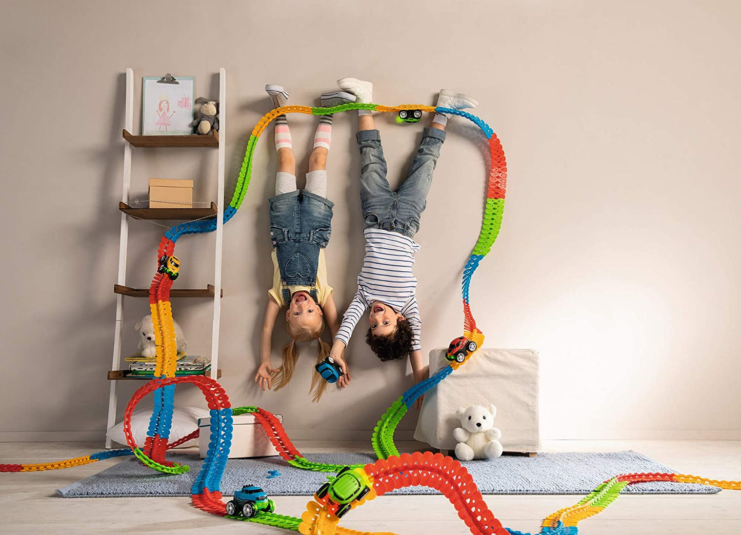 Developing creativity - Flexible race track