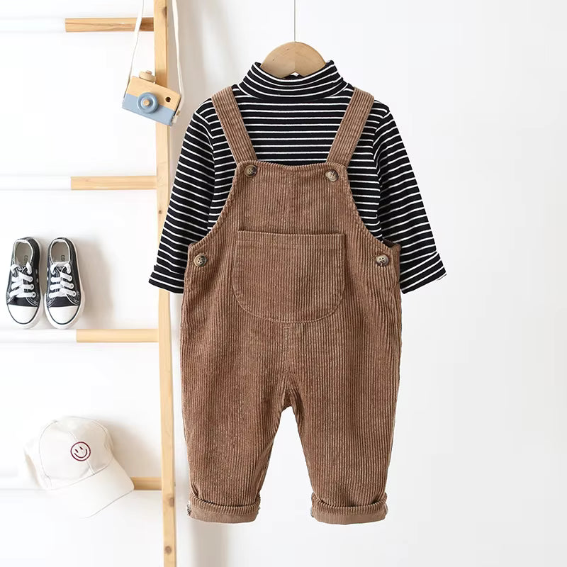 Comfortable and stylish – Ribbed fabric dungarees