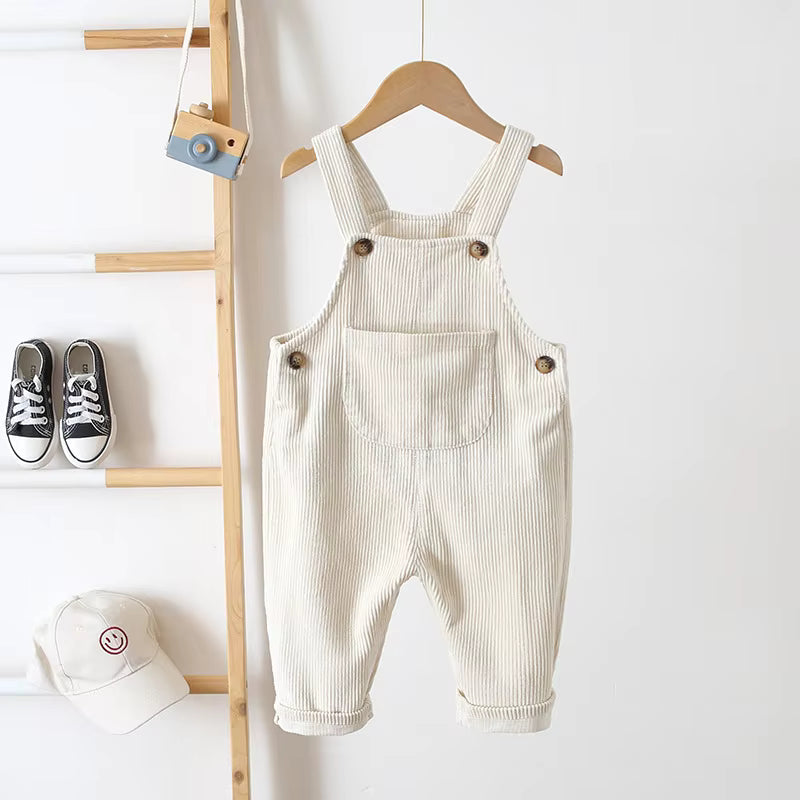 Comfortable and stylish – Ribbed fabric dungarees