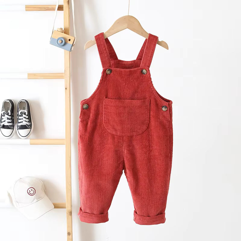 Comfortable and stylish – Ribbed fabric dungarees