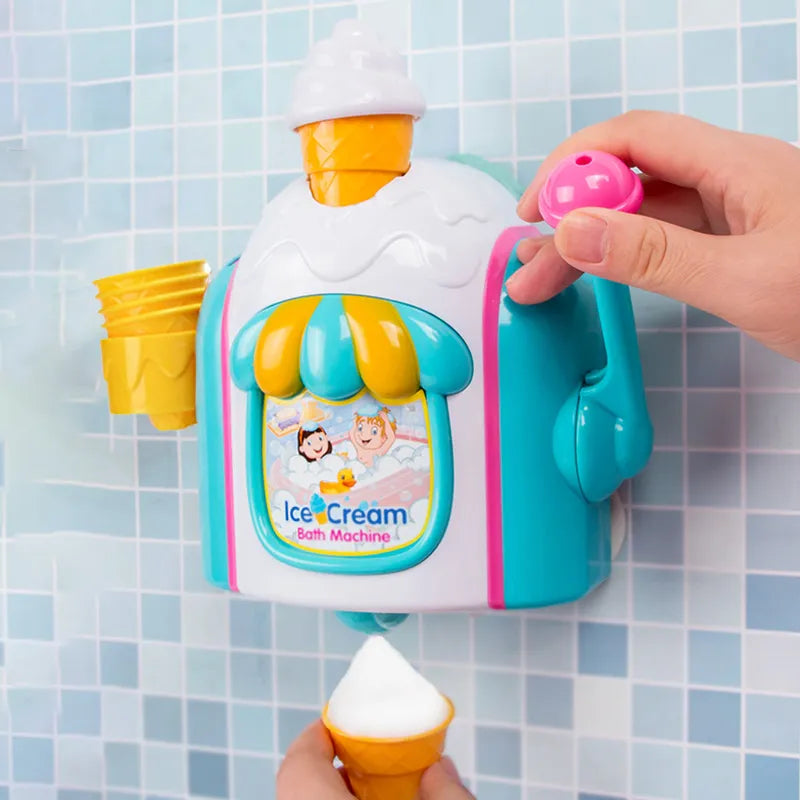 Foam mobiles - Bathing with a soap pump