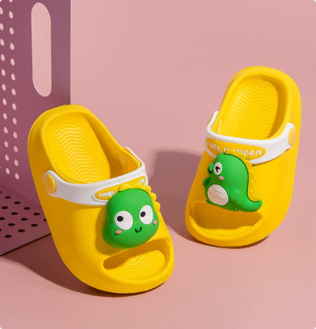 Cheerful & Safe - Polka Beach Slippers