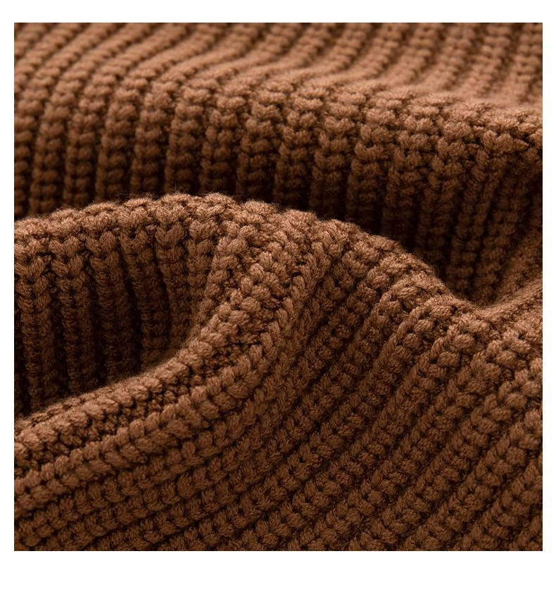 Classic & Cozy - Solid knit sweater