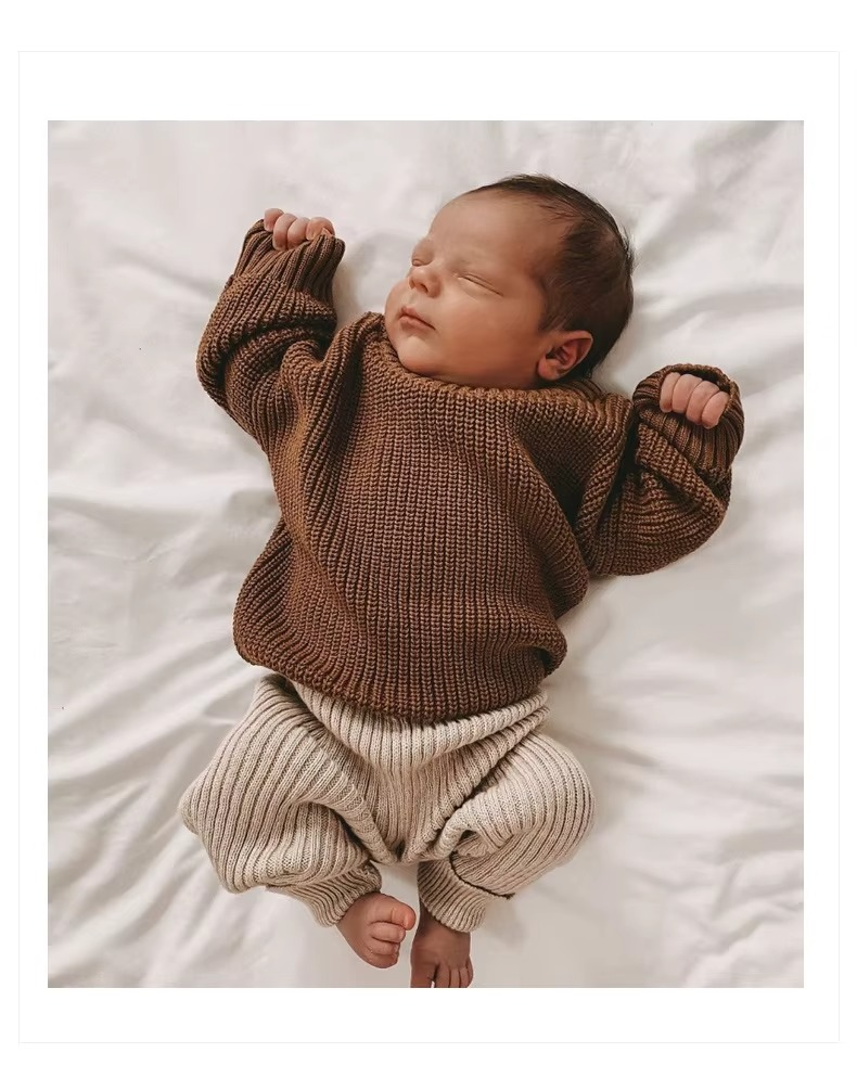 Classic & Cozy - Solid knit sweater