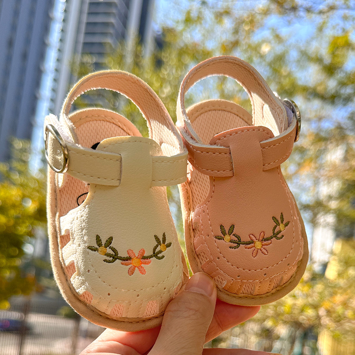 Comfort & Style – Infant Sandals with Floral Embroidery