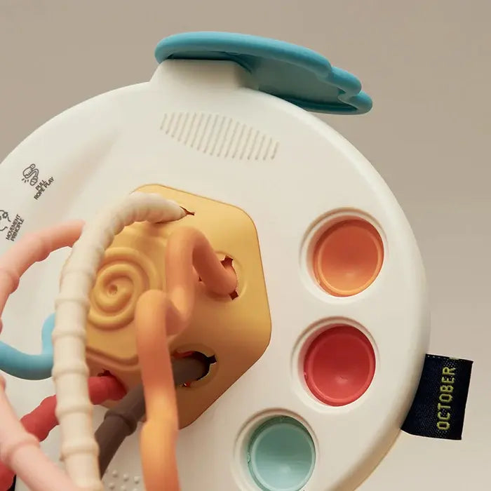 A delightful UFO toy! - A sensory toy for babies