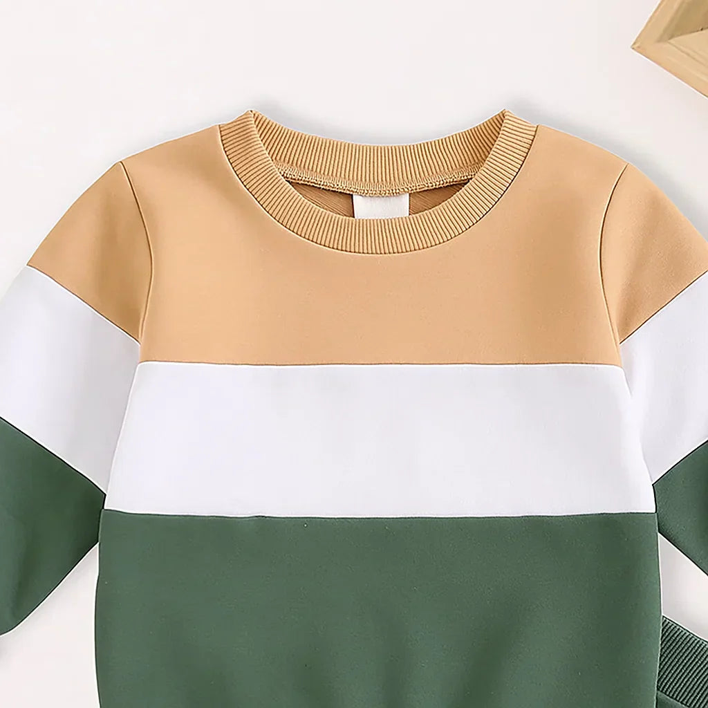 Casual & Comfortable – Sweatshirt with Jogging Pants