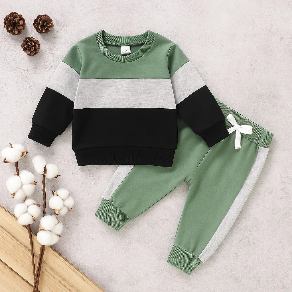 Casual & Comfortable – Sweatshirt with Jogging Pants