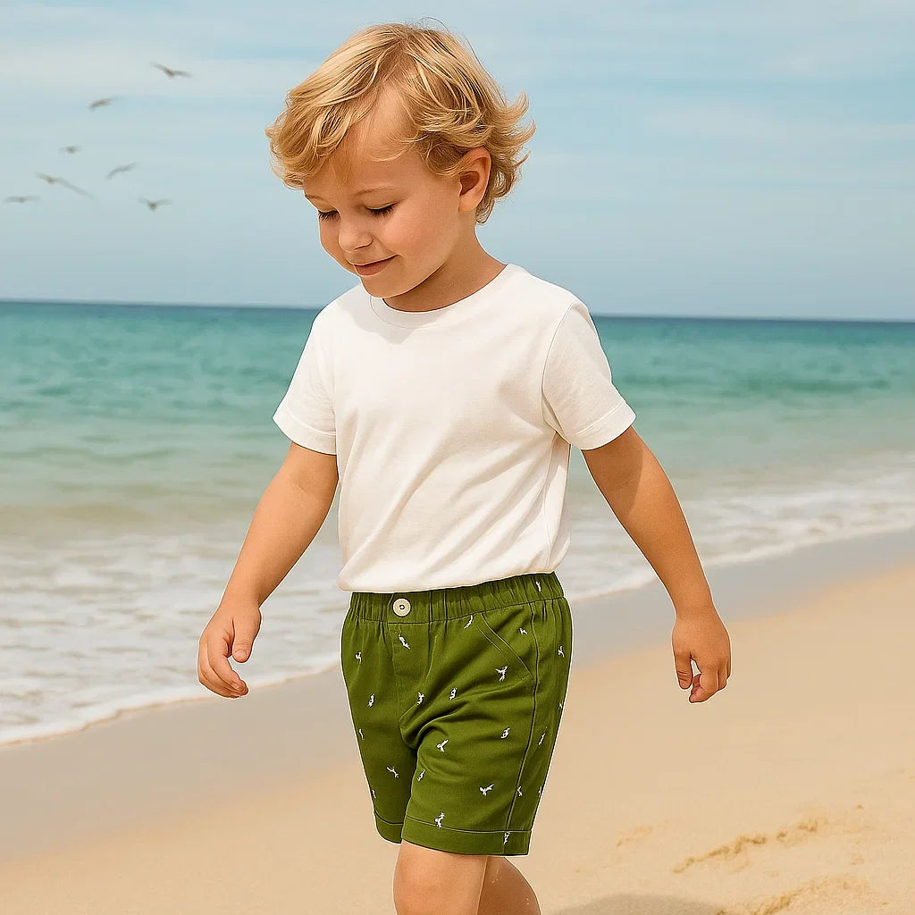 Fresh and comfortable – Shorts with Dino design