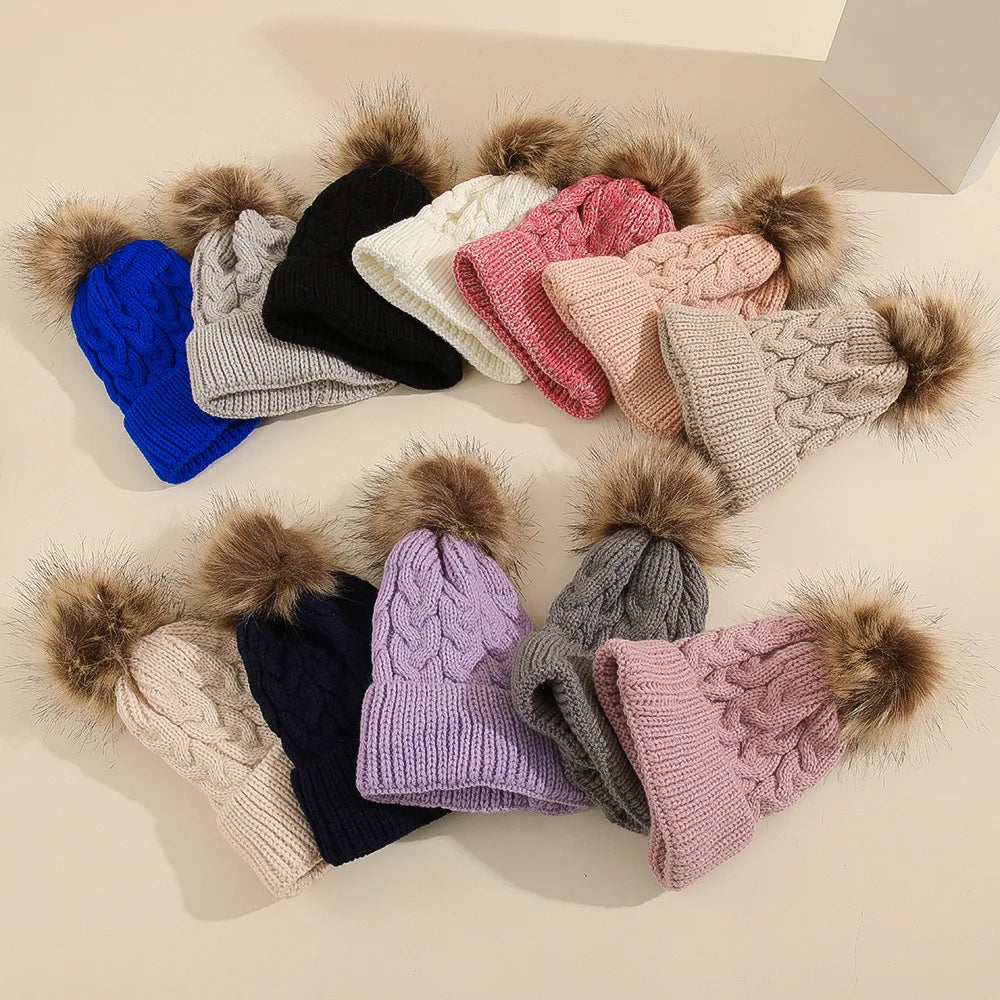 Own font - Hat with pompon
