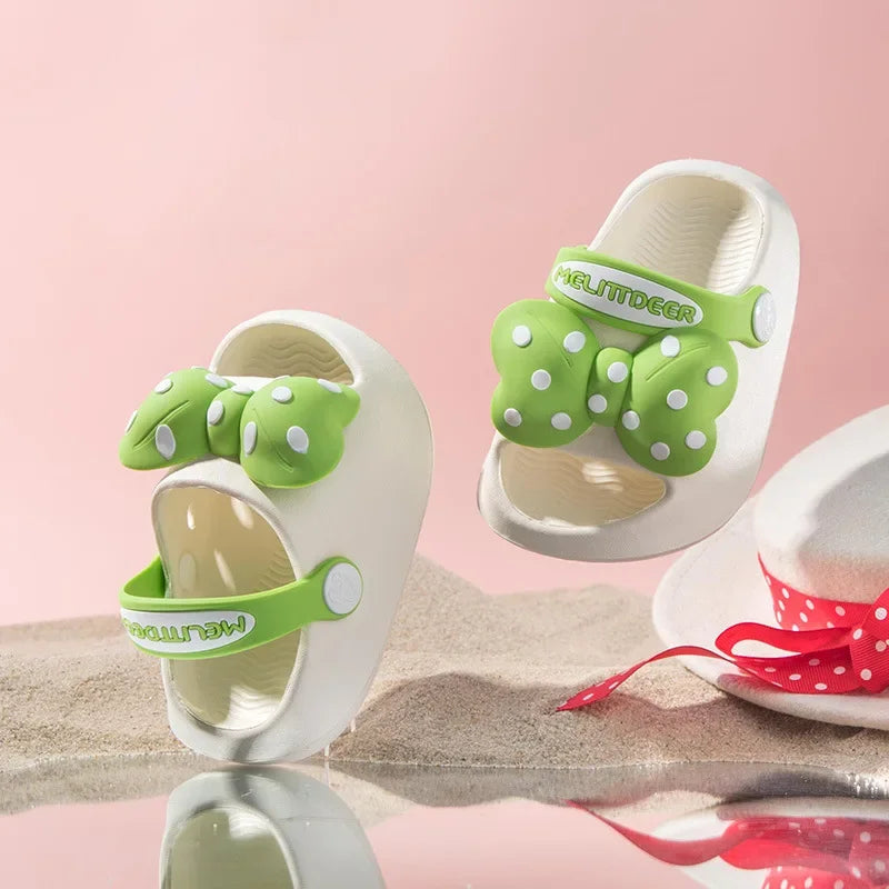 Cheerful & Safe - Polka Beach Slippers