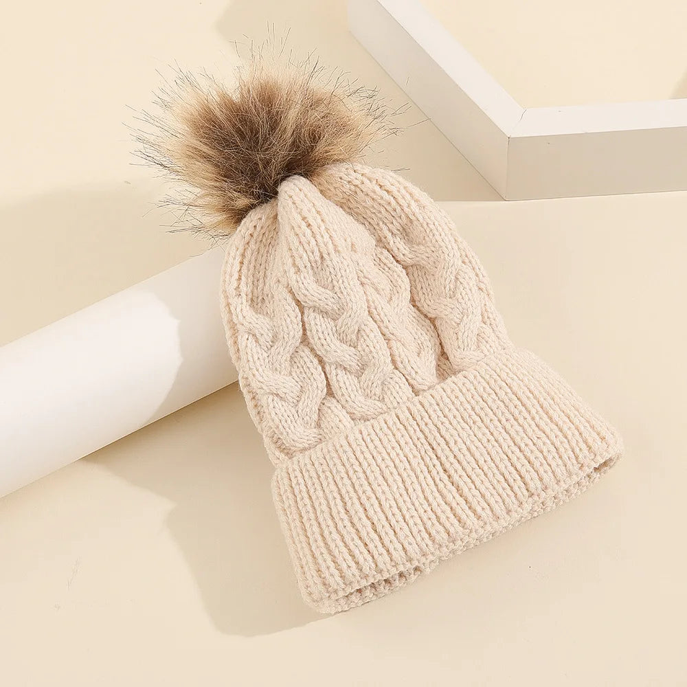 Own font - Hat with pompon