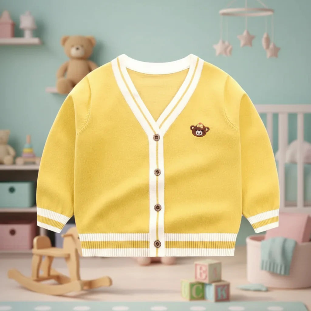 Warm & Trendy – Knitted Cardigan with Bears