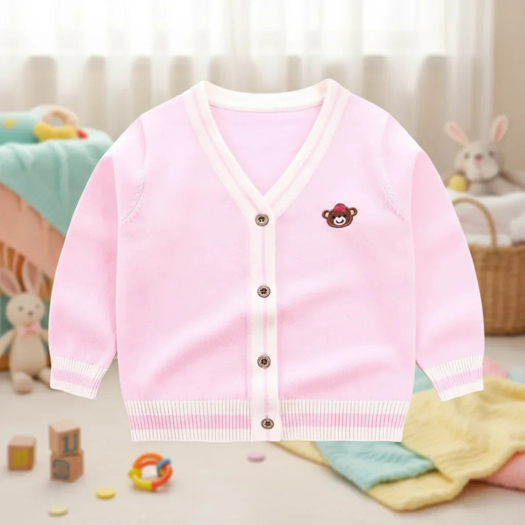 Warm & Trendy – Knitted Cardigan with Bears
