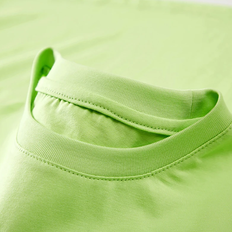 Casual & Plush – Relaxed Fit T-shirt with Round Neck
