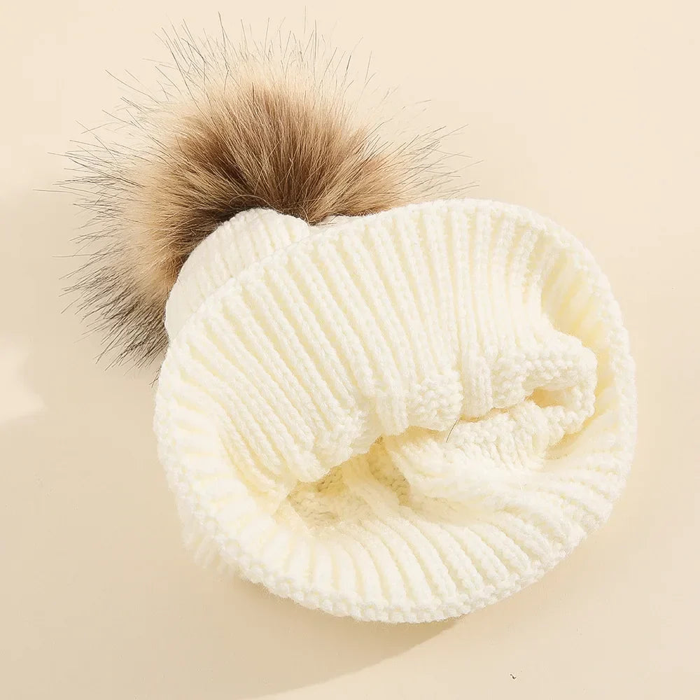Own font - Hat with pompon
