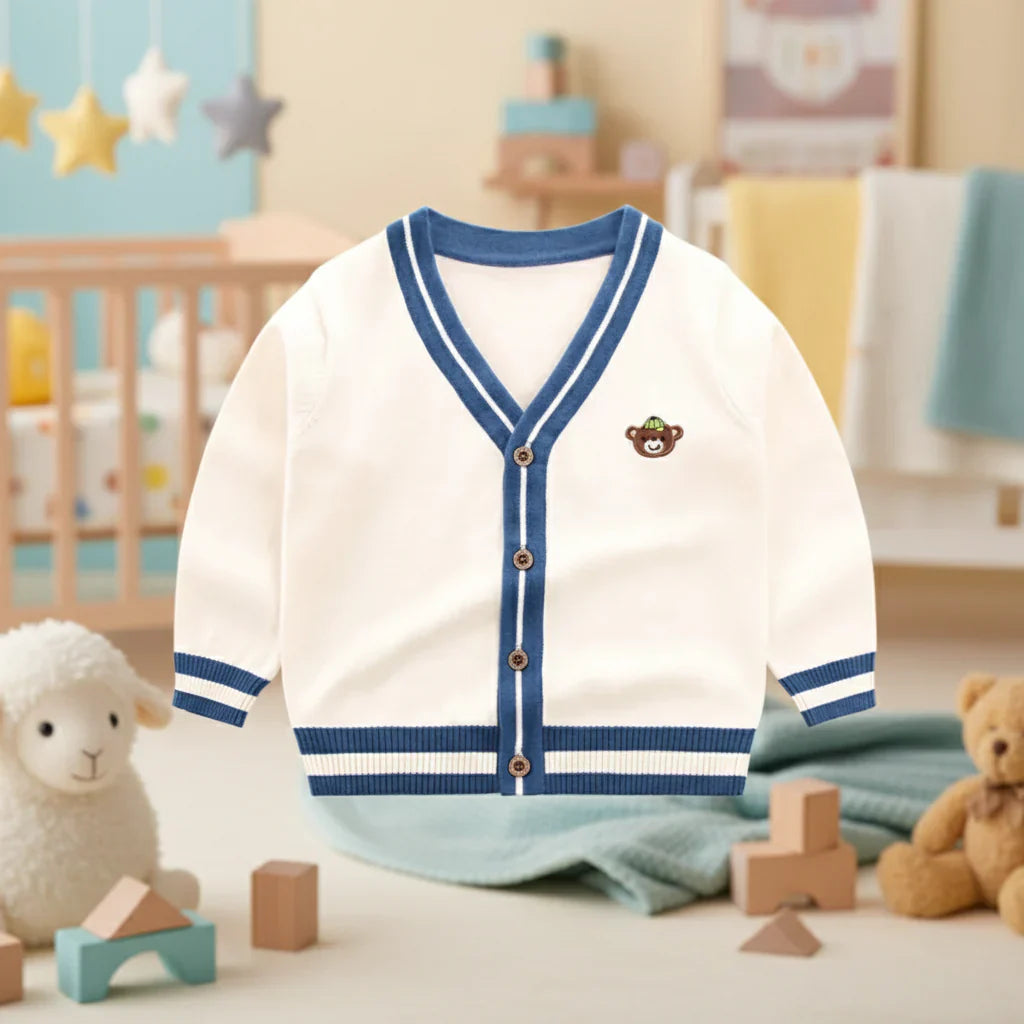 Warm & Trendy – Knitted Cardigan with Bears