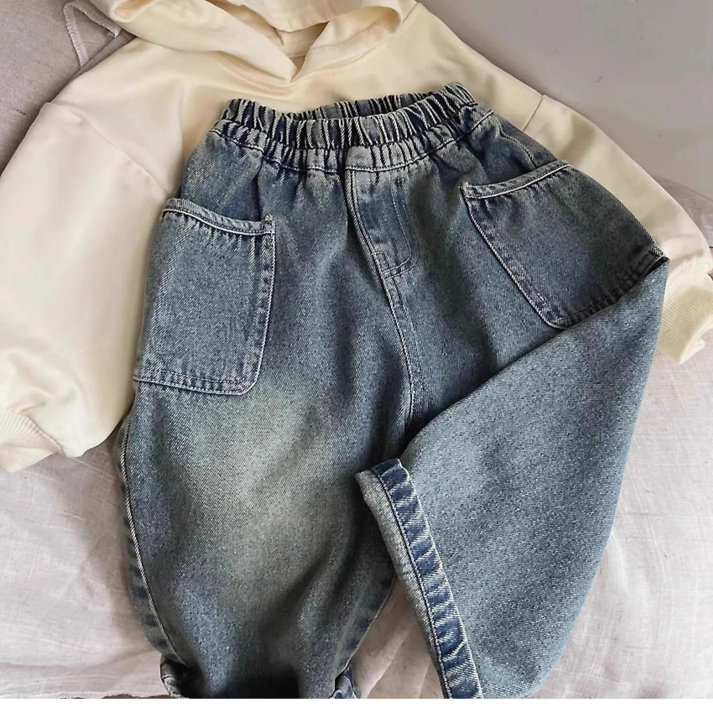 Straight Leg Jeans - Casual Jeans