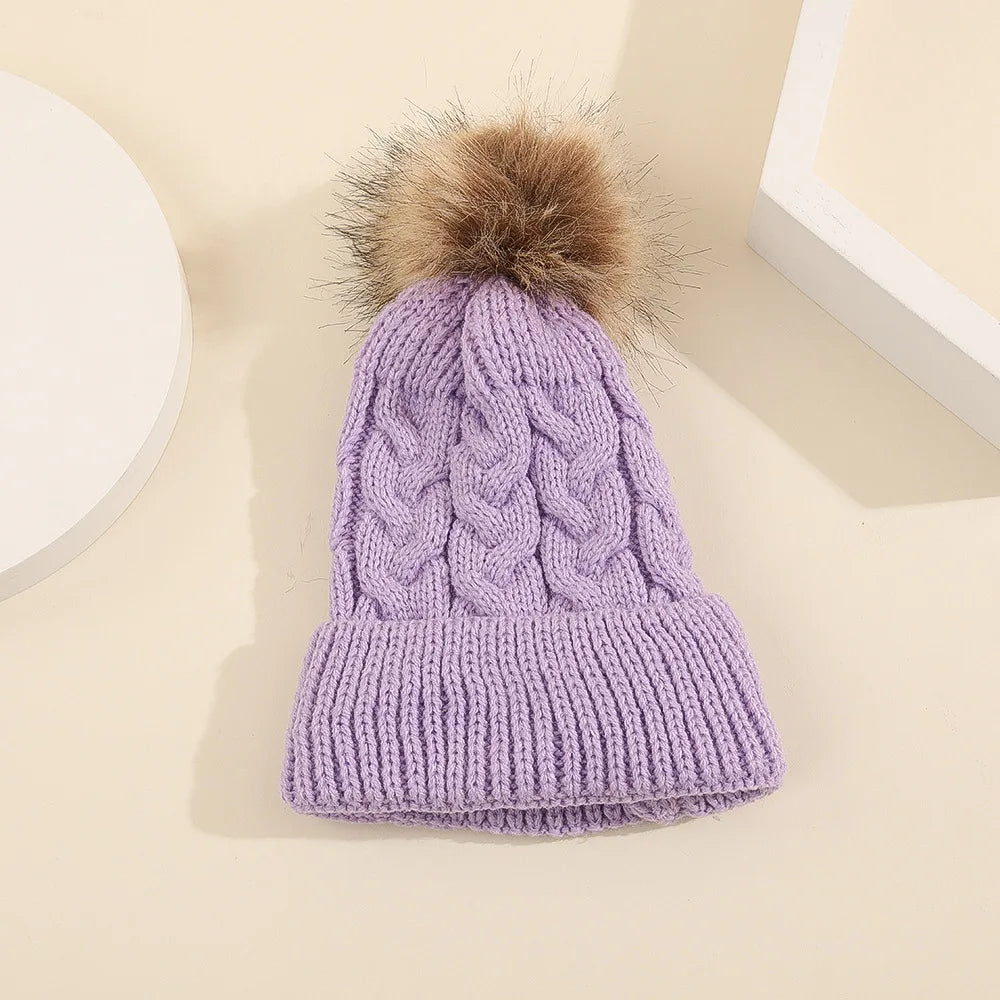 Own font - Hat with pompon