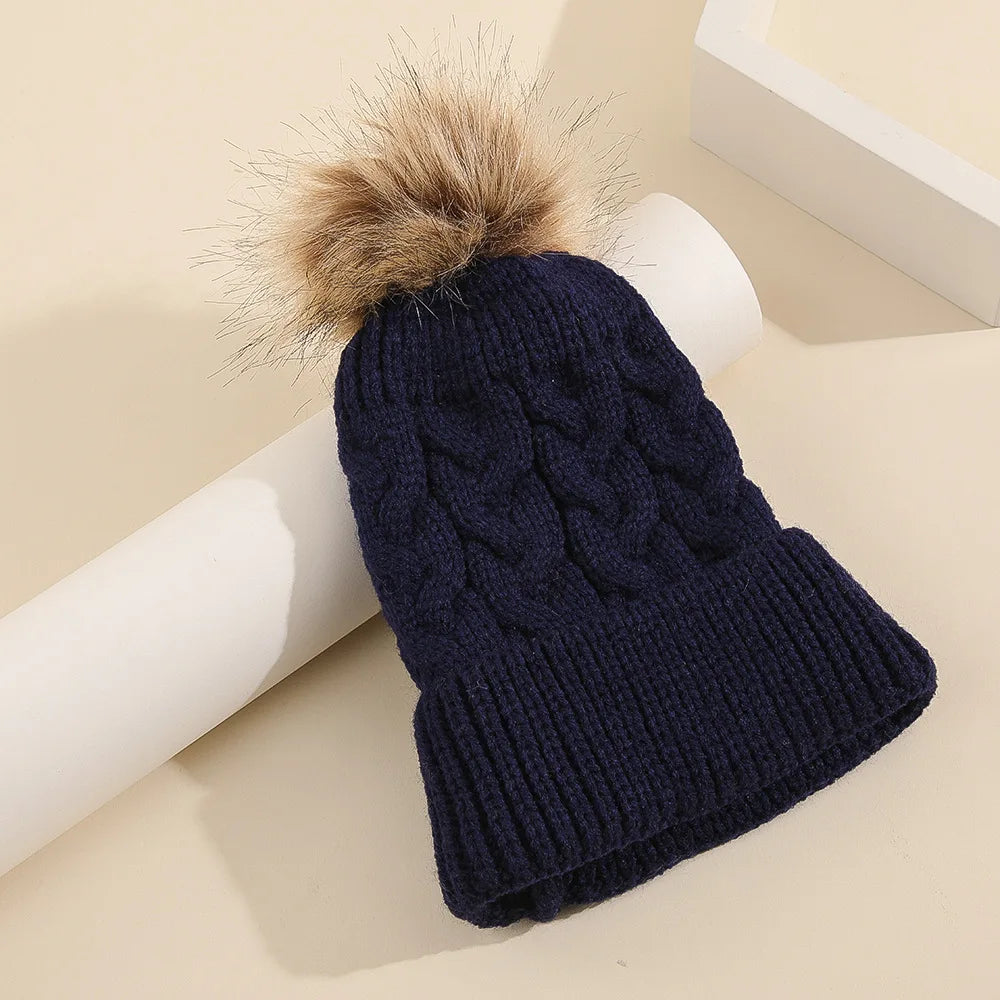 Own font - Hat with pompon