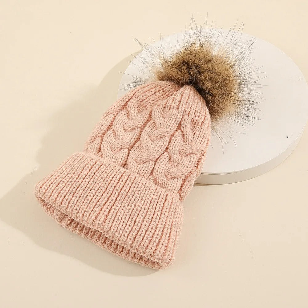Own font - Hat with pompon